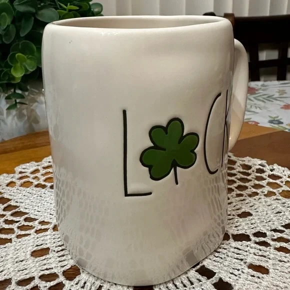 Beautiful ceramic “L🍀CKY” coffee mug - Picture 4 of 9